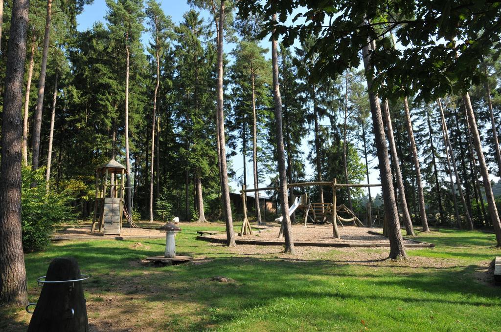 Village De Vacances De Vencimont Vonêche Esterno foto