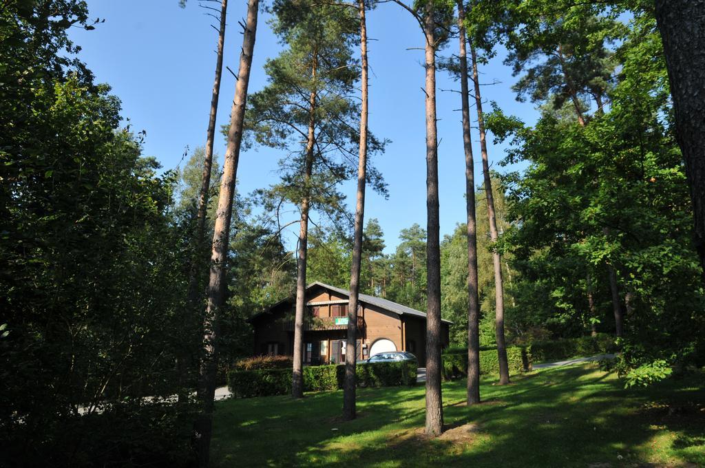 Village De Vacances De Vencimont Vonêche Esterno foto