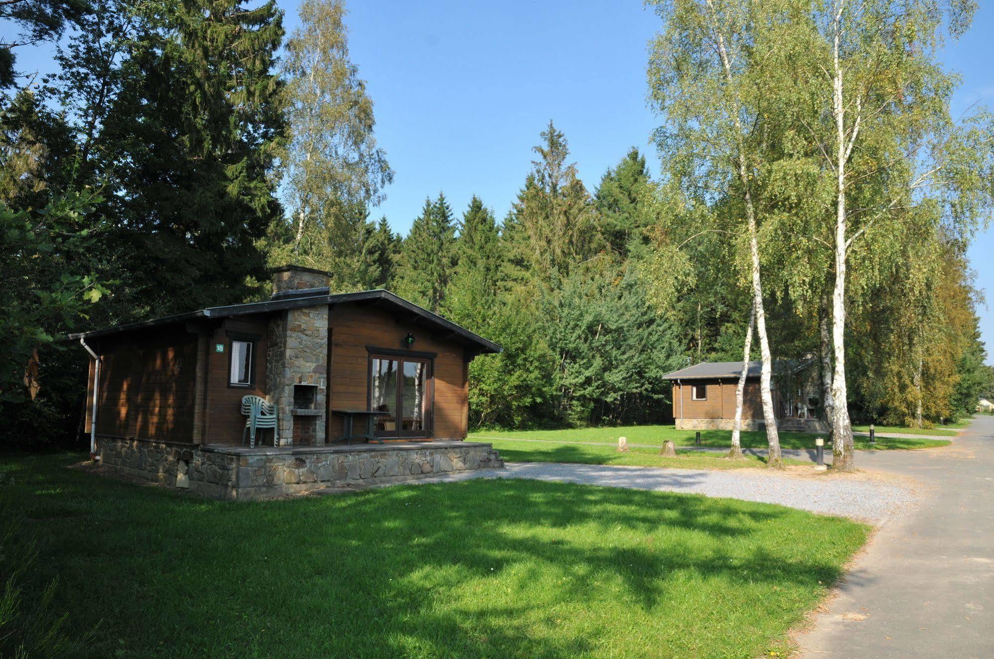 Village De Vacances De Vencimont Vonêche Esterno foto