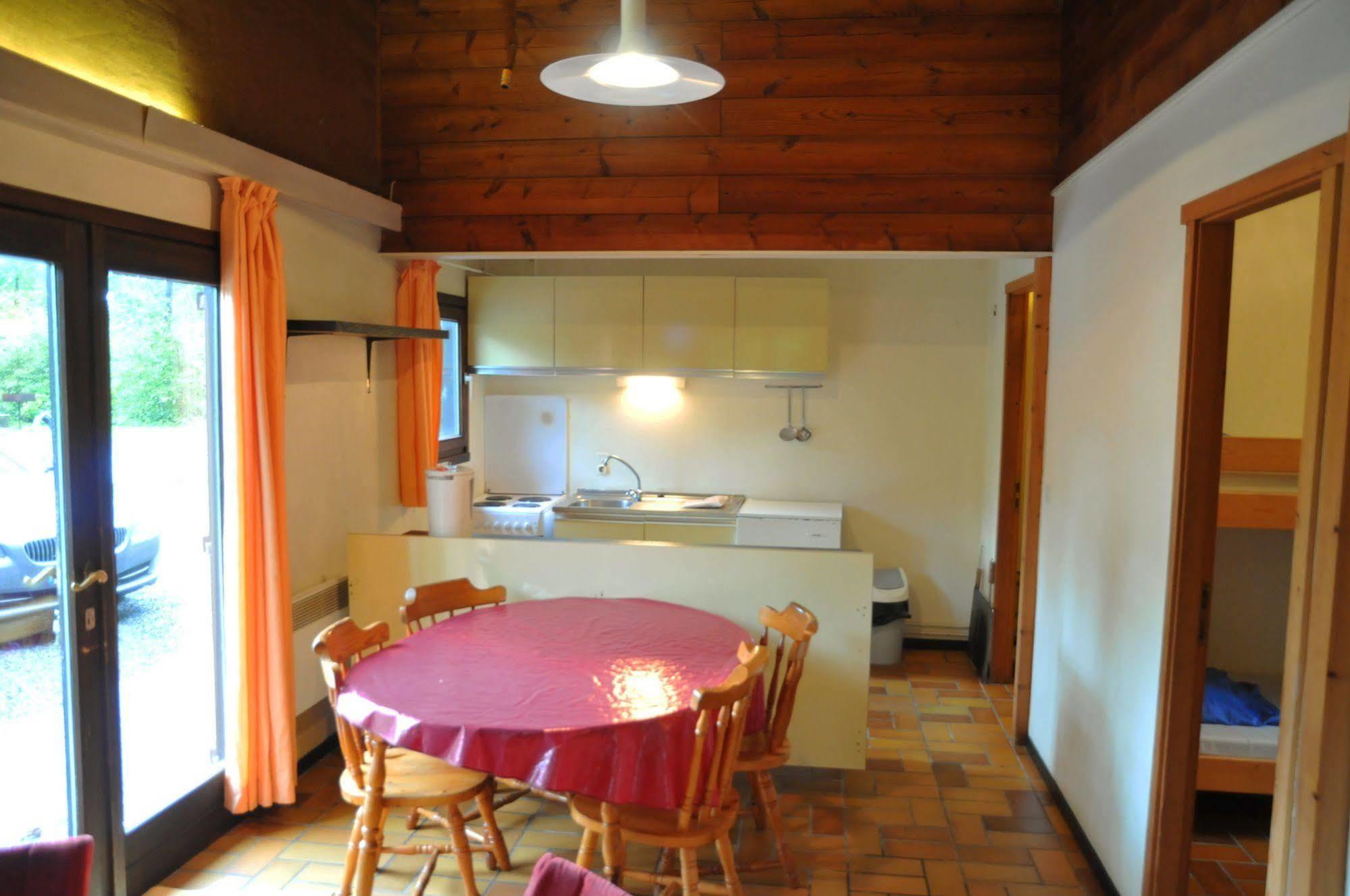 Village De Vacances De Vencimont Vonêche Esterno foto
